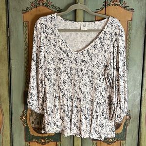 Good Hart by Matilda Jane Smocked Women’s floral top M